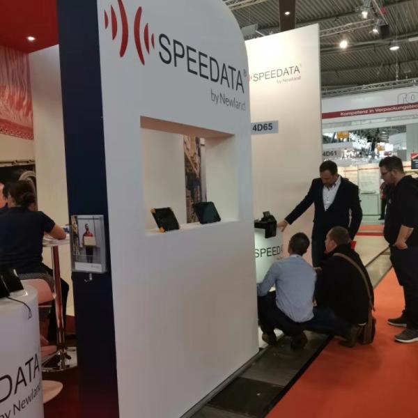 64GB ROM 4GB RAM Waterproof Design Android 8.1 Barcode Scanners Smartphones PE Fast Charing