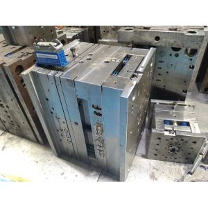 FLANGED Plastic Injection Molded Parts injection mold tooling With EMI Painting