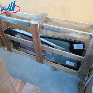 China SINOTRUK HOWO Truck Safety And Durable Front Windshield WG1642710001 on sale