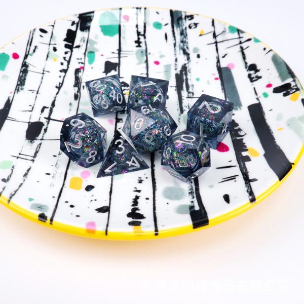 Quality Blue -gray glitter liquid natural resin multi -face dice suite dragon and dungeon dnd dice wholesale