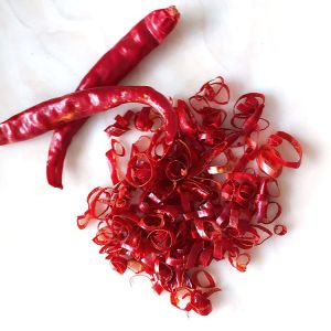 Pungent Flavor Guajillo Cut Chilli 0.5-1.5cm 8% Moisture 20KG/CTN