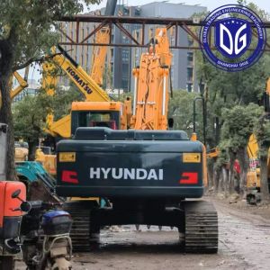 R220 22 Ton Used Hyundai Excavator With High Adaptability And All-terrain