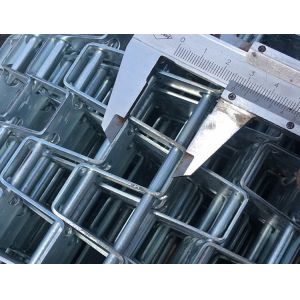 Cheap Heavy Duty Honeycomb Flat SGS Gi Mesh Conveyor Belt for sale