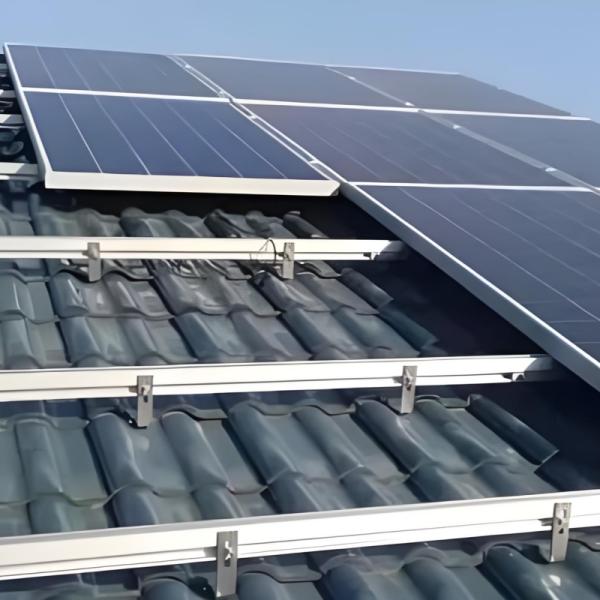 Clip-On Installation No Drilling And Drainage-Friendly Solar Panel Roof Mounting