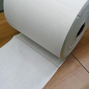 China 245x350mm Industrial Cleaning Rags Heavy Duty Wood Pulp Spunlace Non Woven on sale