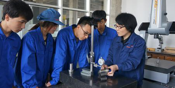 Inspection of CNC milling parts