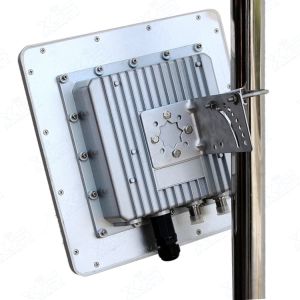 Directional 5.8GHz 20dBi Panel Antenna With Radio Enclosure
