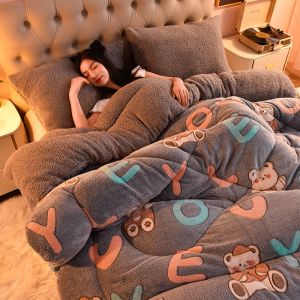 Customised Size Bedding Set with Thickened Warm Lamb Fleece Quilt and Customized