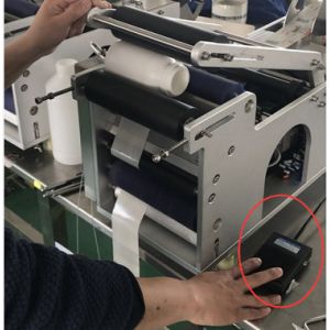 Semi automatic sticker round bottle labeling machine