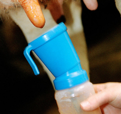 VTN002 00 BL Non Return 300ml Teat Dip Cup For Cows