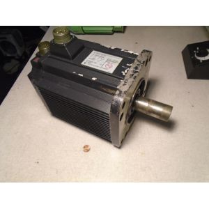 YASKAWA USAFED-20C22S SERVO MOTOR AC MOTOR AC SERVO MOTOR STRAIGH SHAFT