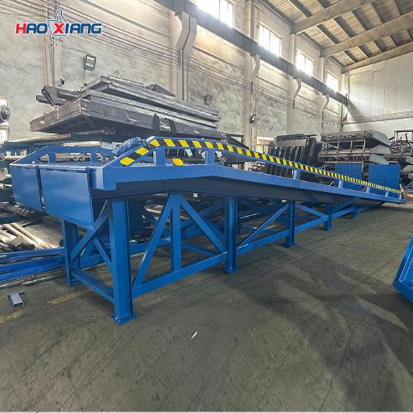 10 Meters Custom Moveable Loading Dock 10 Tons Fixed Height Mobile Forklift Ramp