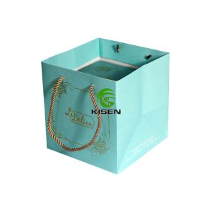 Recycled Folded Retail Paper Shopping Bags High End With Twisted Handle