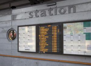 Cheap Full Color Portal Frame Bus Stop Led Display , Bus Display System P25 With Maximum Brightness 15000nits for sale