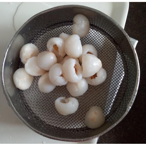 Quality Fresh Sweet Lychee Canned Fruit High Temperature Sterilization Without Preservatives wholesale