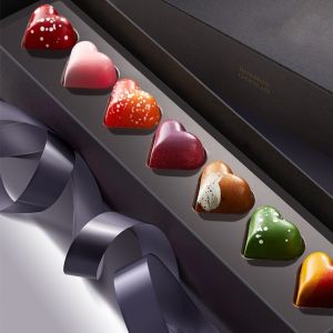 Custom Sweet Wedding Cardboard Packaging Candy Box with Handmade Design and Gold