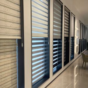 Customized 425GSM Zebra Blinds Fabric for French Window with Blackout and Anti