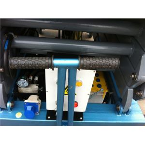 One Man Pull Walking For Hotel Aerial Maintence Mobile Hydraulic Scissor Working