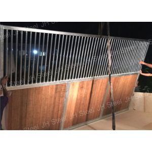 Portable Golden Luxury Horse Stalls Stable Galvanized Material Pipe Use