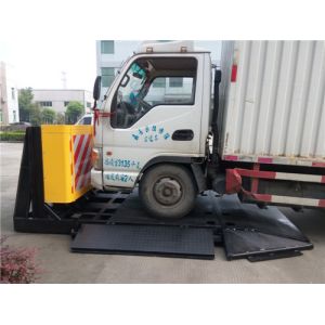 China Honeycomb Aluminum 3M Reflective Film Vehicle Security Barriers Detachable on sale