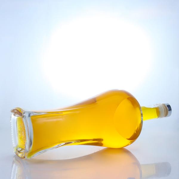 Clear or Customized Special Shape Cork Cap Spirit Glass Bottle for Whisky Vodka Tequila Gin Rum Made