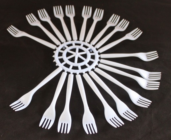 Quality Tableware Custom Injection Molding / Plastic Moulding Machine ISO9001 Approval wholesale