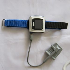 Contec Babies Wrist Fingertip Pulse Oximeter With Alarm SpO2 LED