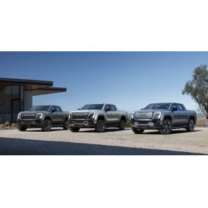 China GMC Sierra EV dual motor powertrain with 754Ps rated to tow up to 9500 pounds and can haul up to 1300 pounds of payload on sale