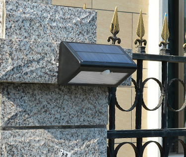 Solar sensor led wall light