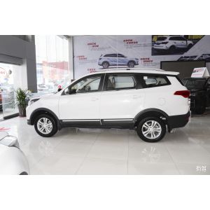 China High Speed Gasoline SUV 1.5L For Family Max Speed 160Km/H on sale