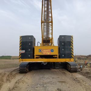 Cheap Used Crawler Crane 450 KW Engine 90% Condition for sale