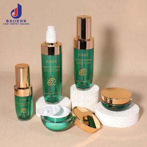 China High Quality Factory Customized 120ml 100ml Plastic Bottles Jars with Closures for Cosmetics Packaging Sets on sale