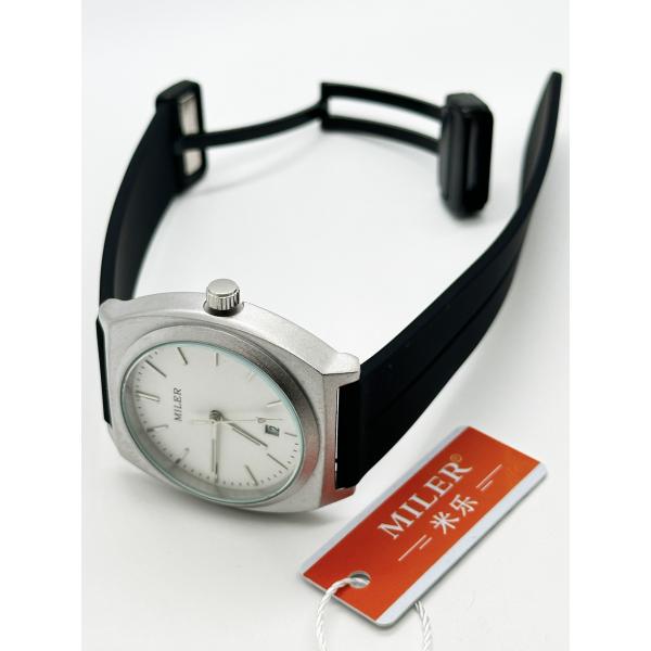 Wholesale Custom Logo Silicone Strap Watches With Buckle Clasp Water Resistant To 30 Meters