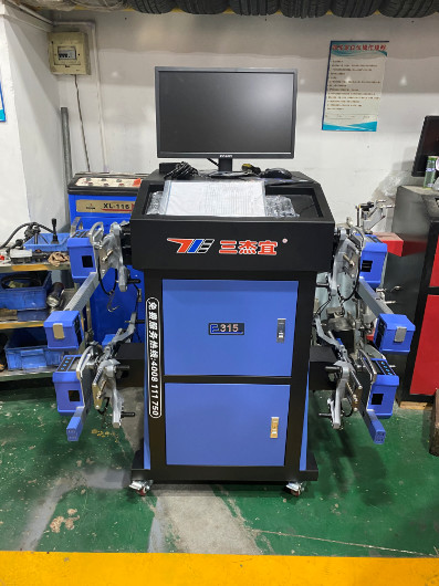 Quality 220V Zigbee CCD Wheel Alignment Equipment With Movable Base wholesale