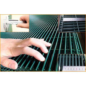 12.5X75mm/12.7X76.2mm Corromesh 358 Anti Climb Security Fence