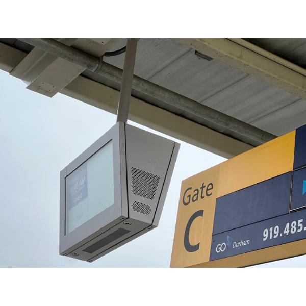 22inch Bus Stop Digital Signage 1500nits Vandal Resistance Pipe Hanging