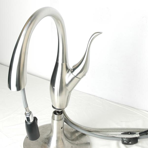SENTO New Design kitchen sink faucet Swan faucet spray out for US MARKET