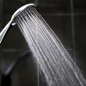 Round 4.4 Inch Handheld Rainfall Shower Head 5 Spray Modes