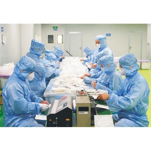 China Supplier PP Spunbond Melt Blown Machine Nonwoven Weaving Fabric Machine