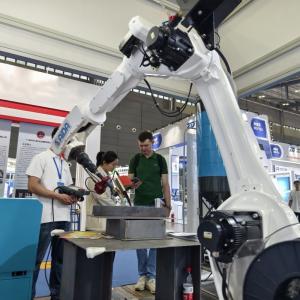 1.65 M Reach Welding Robot Controlled by Point To Point Control with 360 Max