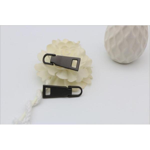 Good quality handbag hardware zinc alloy gold 39.9 mm zipper puller custom