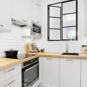 Simple Mini Kitchen Wooden Cabinet Set Matte White Melamine With Pantry