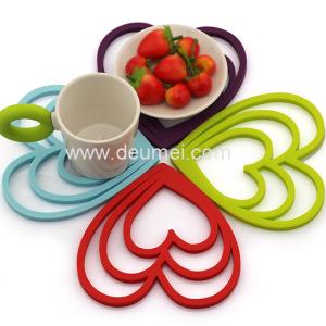Deumei Eco-friendly Heart Shape Silicone Trivet Mat/Customized 3 Heart Silicone