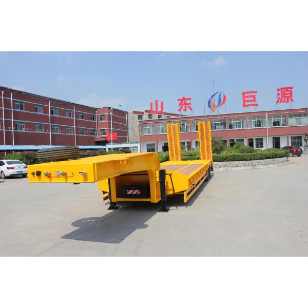 Truck Trailer 3 Axles/ 4 Axles 13000--16000mm Length 50 Ton Lowboy Trailer in Kenya