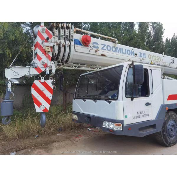 ZOOMLION 25 ton Crane with Excellent Performance and High Loading Capacity