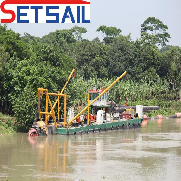 1800m3 Soild Capacity 26inch Cutter Suction River Sand Dredger with Land Booster