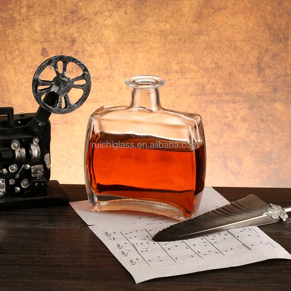 Fancy Custom Design Unique Shape 350ml 500ml 700ml Glass Liquor Bottle for Champagne