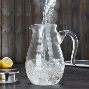 Handmade 1800ml Pyrex Juice Carafe With Lid , Handled Large Glass Pitcher