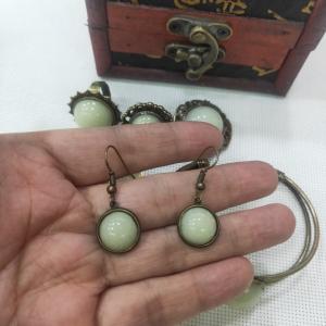 Glow In The Dark Resin Jewelry Set With Fashion Pattern