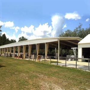 Q235B ASTM A36 Prefabricated Steel Cow Shed With Q355B Beams 20lb Roof Load